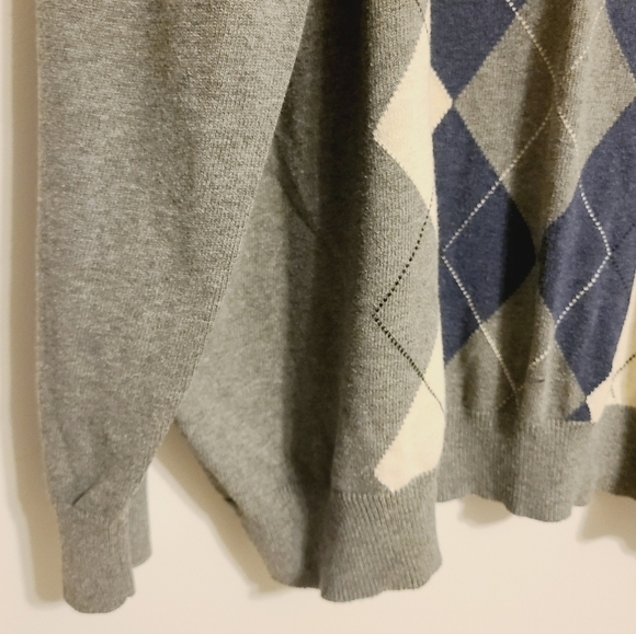 Oakhill | Men's Gray and Navy Argyle Sweater (Size 3XL) - Picture 10 of 15